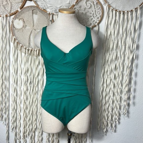 Magicsuit NWOT Teal One Piece Swimsuit Size US14 - Picture 1 of 12